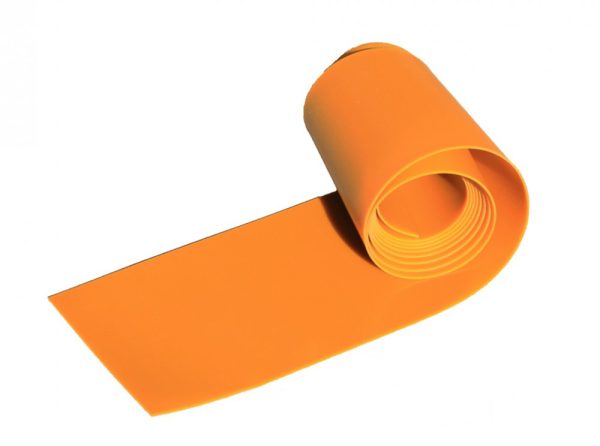 100 13 1 <strong>Bande de protection universelle vis pour ponts élévateurs automobiles </strong> <strong>Dimensions : 152 mm x 2500 mm x 1,2 mm d'épaisseur</strong>