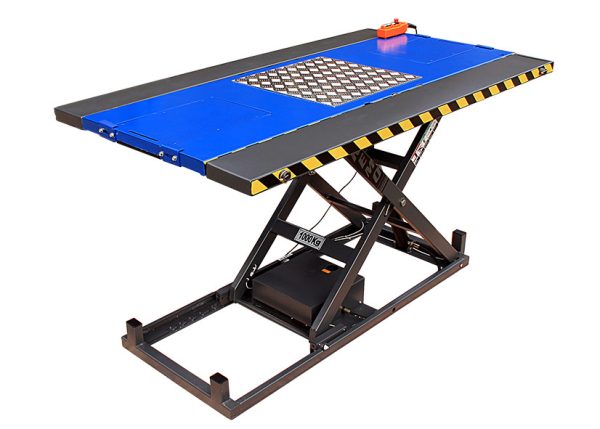 82 100 0 <strong>Table élévatrice Moto et Quad électro-hydraulique Powerlift 1000 Bleu</strong> <strong>Capacité de levage 1 tonne.</strong>