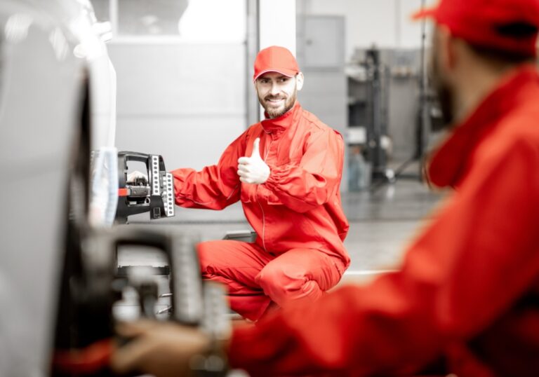 L’apprentissage CAP, BEP et BAC PRO en mécanique ou électrique auto : débouchés et filières pour le sport auto ou l’ingénierie